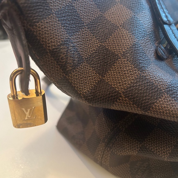 Louis Vuitton Handbag - Picture 16 of 16